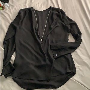 🎃4/$20🎃 Shear black shirt with silver zipper